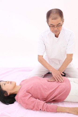 お腹のコリの調整
